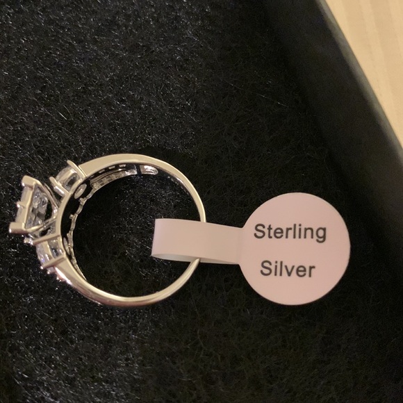 New .Sterling Silver 925 CZ ring . - Picture 5 of 7